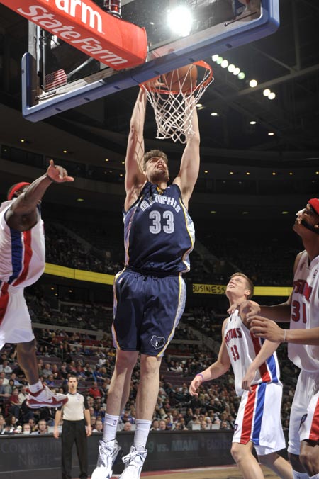 [天下足球]诺丁汉森林主场战胜曼城.