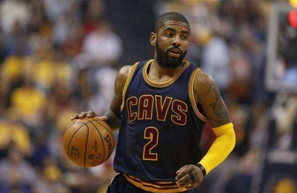 多位体坛明星亮相“九三阅兵盛典”，郑钦文受追捧，陈梦太激动